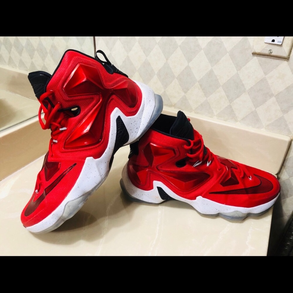 LEBRON XIII